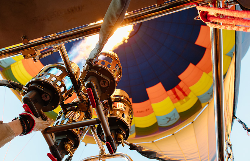 The magic behind the flight © Venture Media